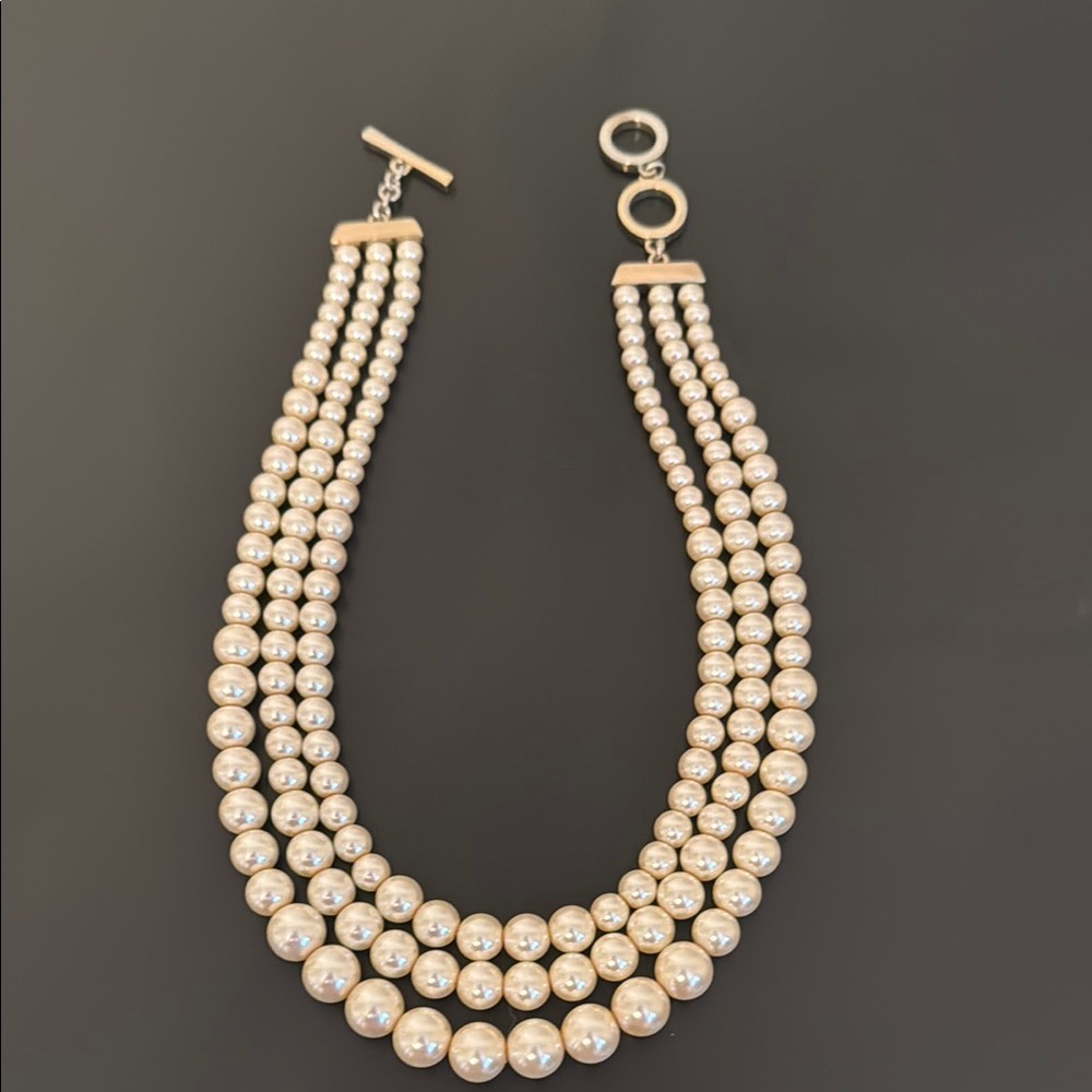 Elegant Pearl Necklace